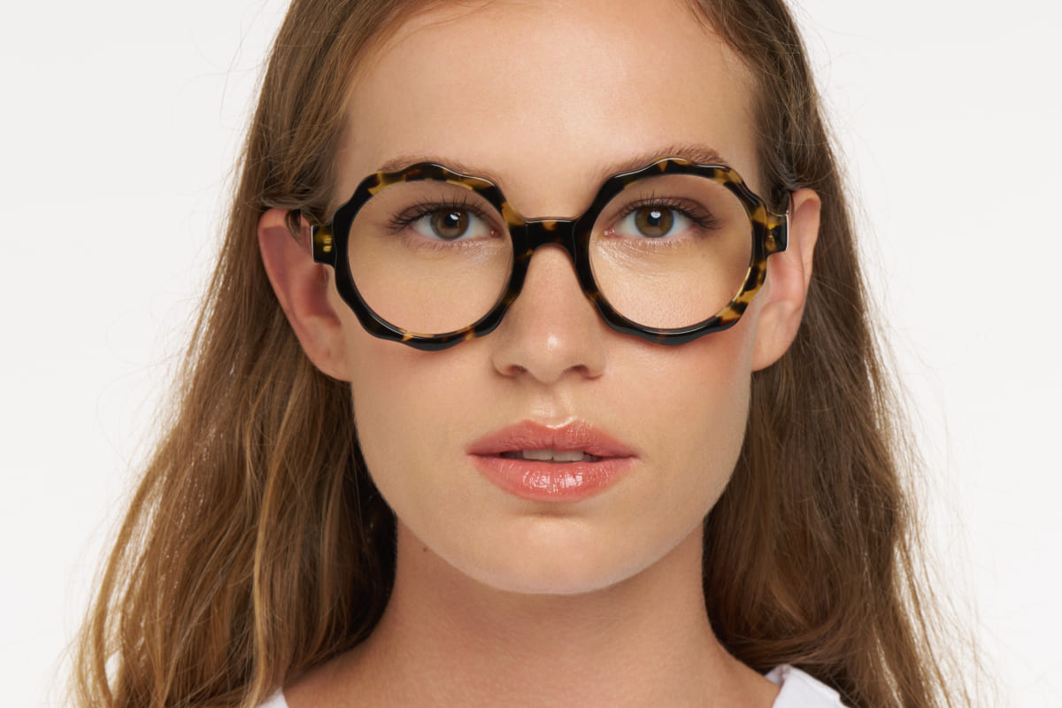 CASSIE – Lunette Ronde ECAILLE JAUNE pour Femme